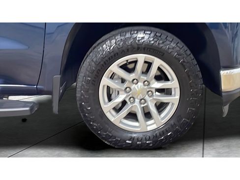 Used 2021 Chevrolet Silverado 1500 LT AWD/4WD image 17