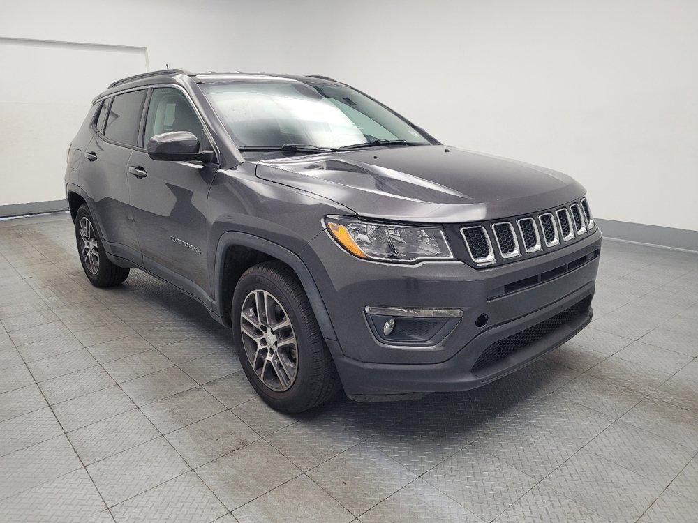 Used 2017 Jeep Compass Latitude w/ Safe & Security Group FWD image 13