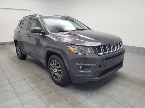 Used 2017 Jeep Compass Latitude w/ Safe & Security Group FWD image 13