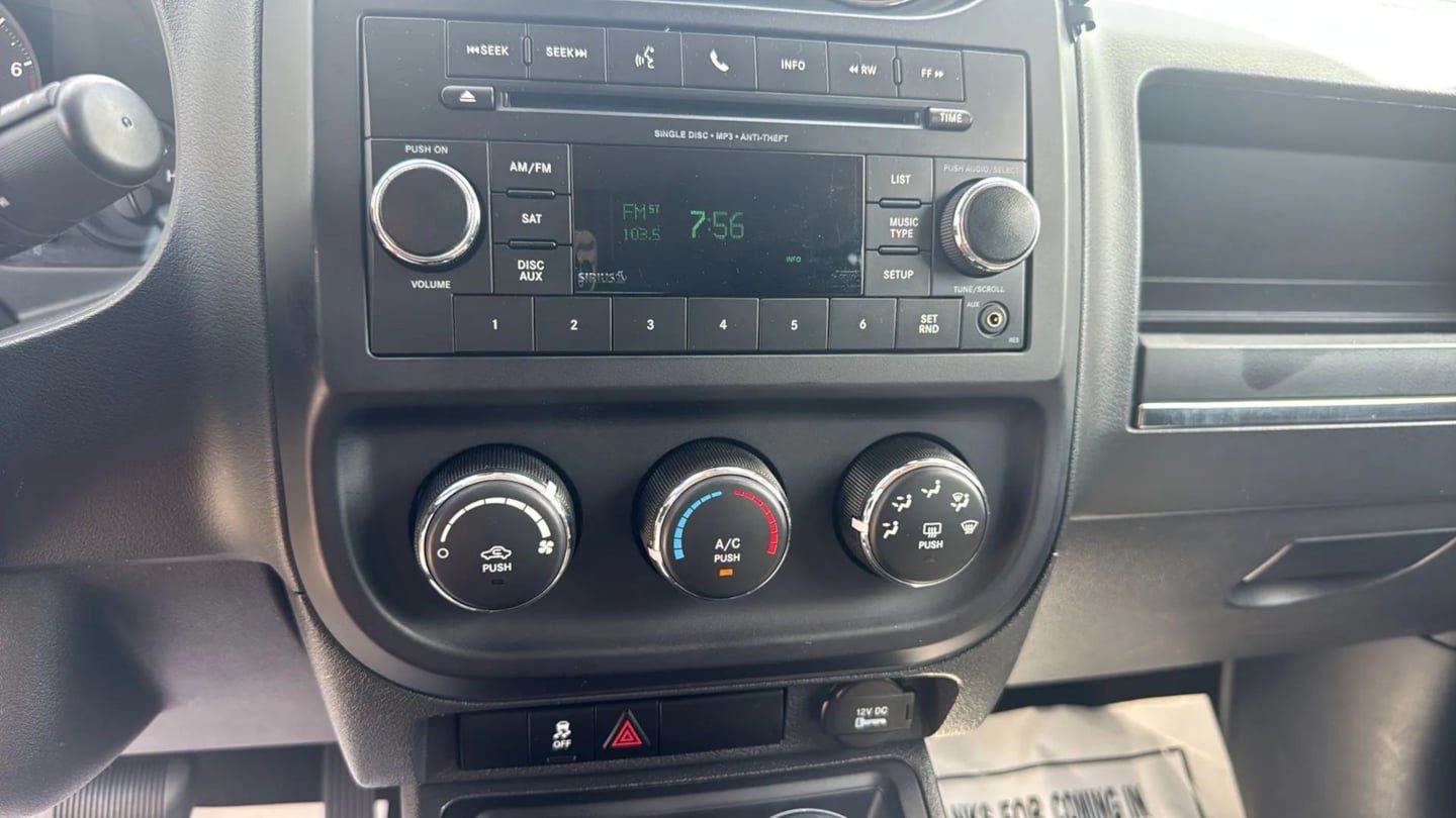 Used 2013 Jeep Compass Sport FWD image 15