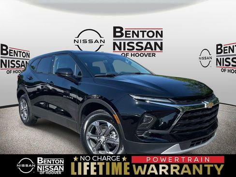 Used 2025 Chevrolet Blazer LT AWD/4WD image 1