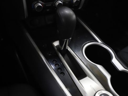 Used 2019 Nissan Pathfinder S image 27