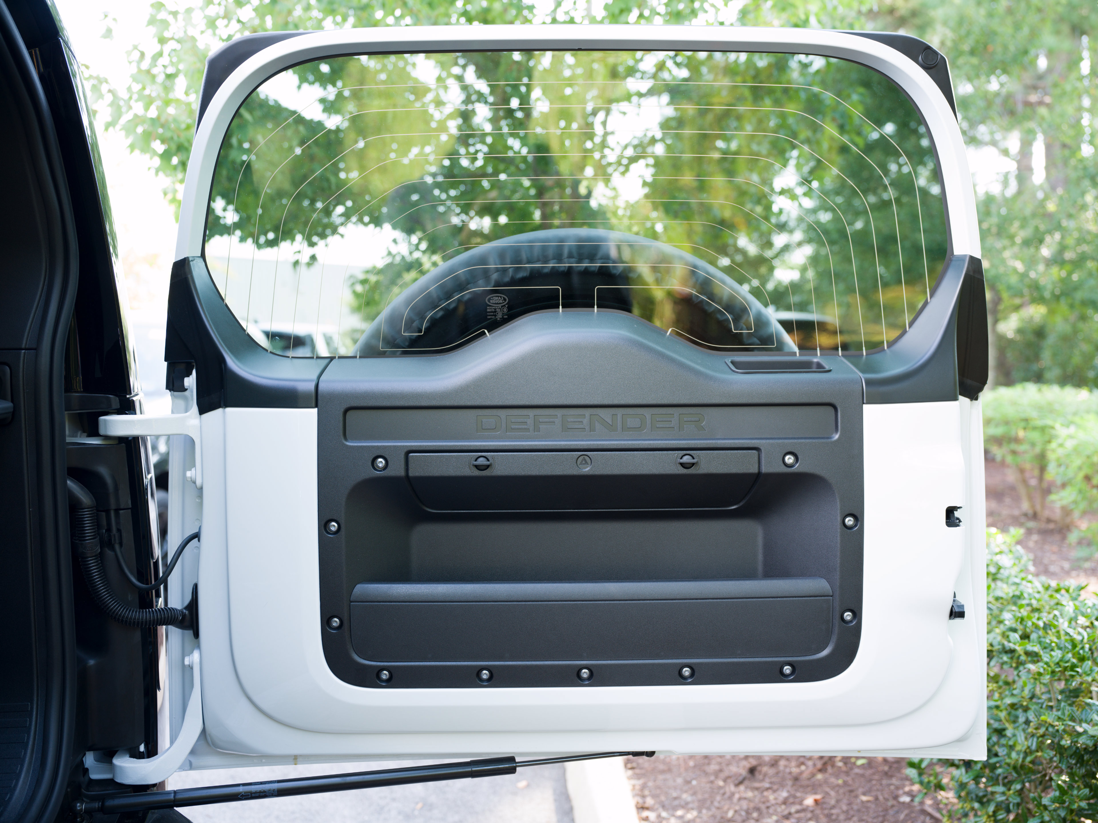 New 2026 Land Rover Defender 110 X-Dynamic SE AWD/4WD image 40