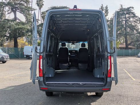 New 2025 Mercedes-Benz Sprinter 2500 image 10