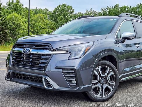 Used 2023 Subaru Ascent Touring AWD/4WD image 2