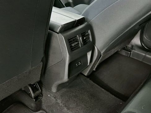 Used 2023 Nissan Rogue SV AWD/4WD image 27