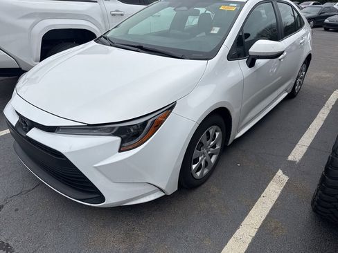 Used 2024 Toyota Corolla LE image 1