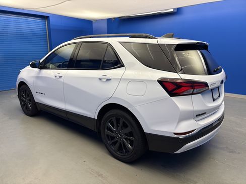 Used 2023 Chevrolet Equinox RS w/ LPO, Floor Liner Package image 5