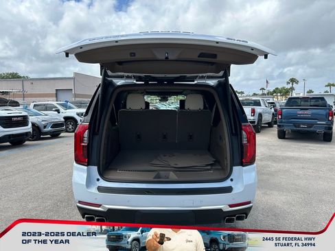 New 2026 GMC Yukon XL Denali w/ Denali Reserve Package image 18