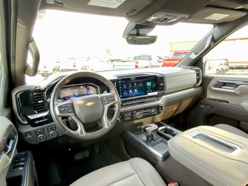 Used 2022 Chevrolet Silverado 1500 LTZ w/ LTZ Premium Package image 40