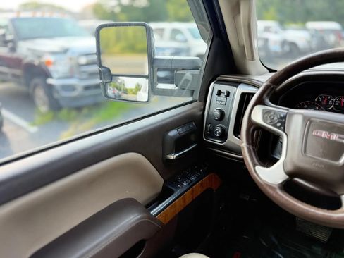 Used 2016 GMC Sierra 2500 SLT w/ Duramax Plus Package AWD/4WD image 23