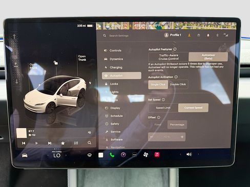 Used 2024 Tesla Model 3 Standard Range image 37