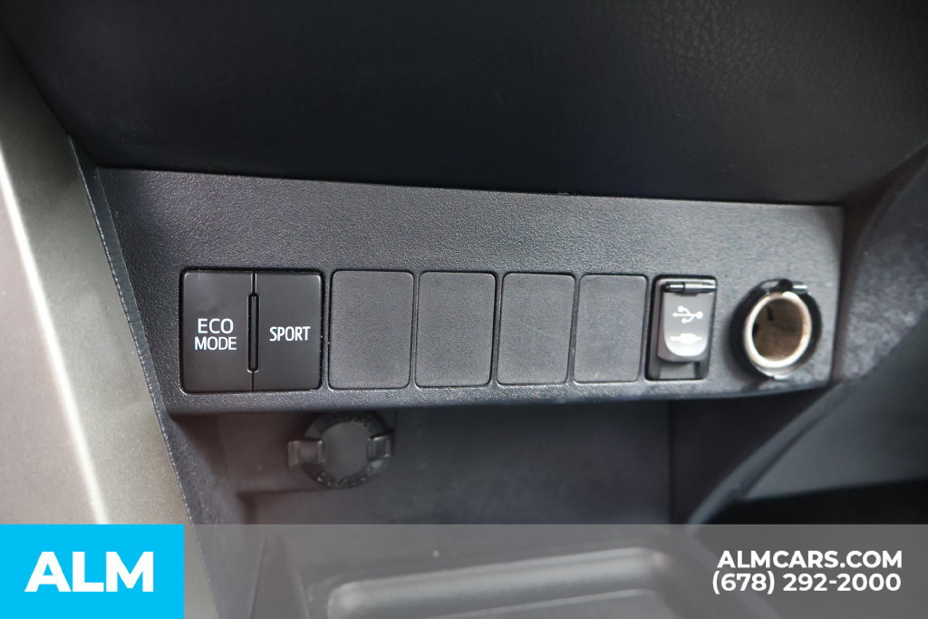 Used 2014 Toyota RAV4 LE FWD image 31