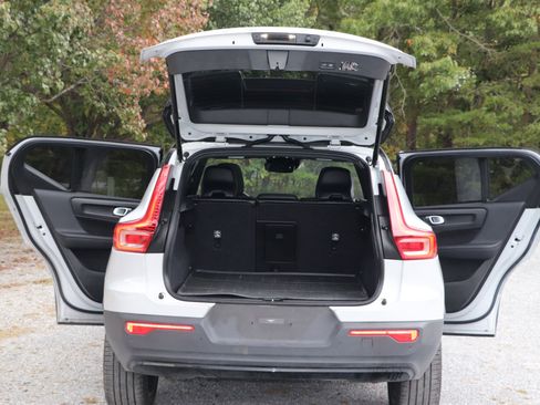 Used 2021 Volvo XC40 T5 R-Design w/ Advanced Package image 5