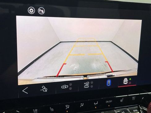 New 2025 GMC Canyon AT4 w/ AT4X Package image 15