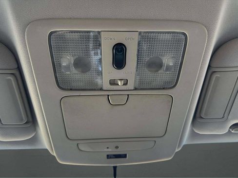 Used 2006 INFINITI FX35 2WD w/ (G02) Touring Pkg image 36