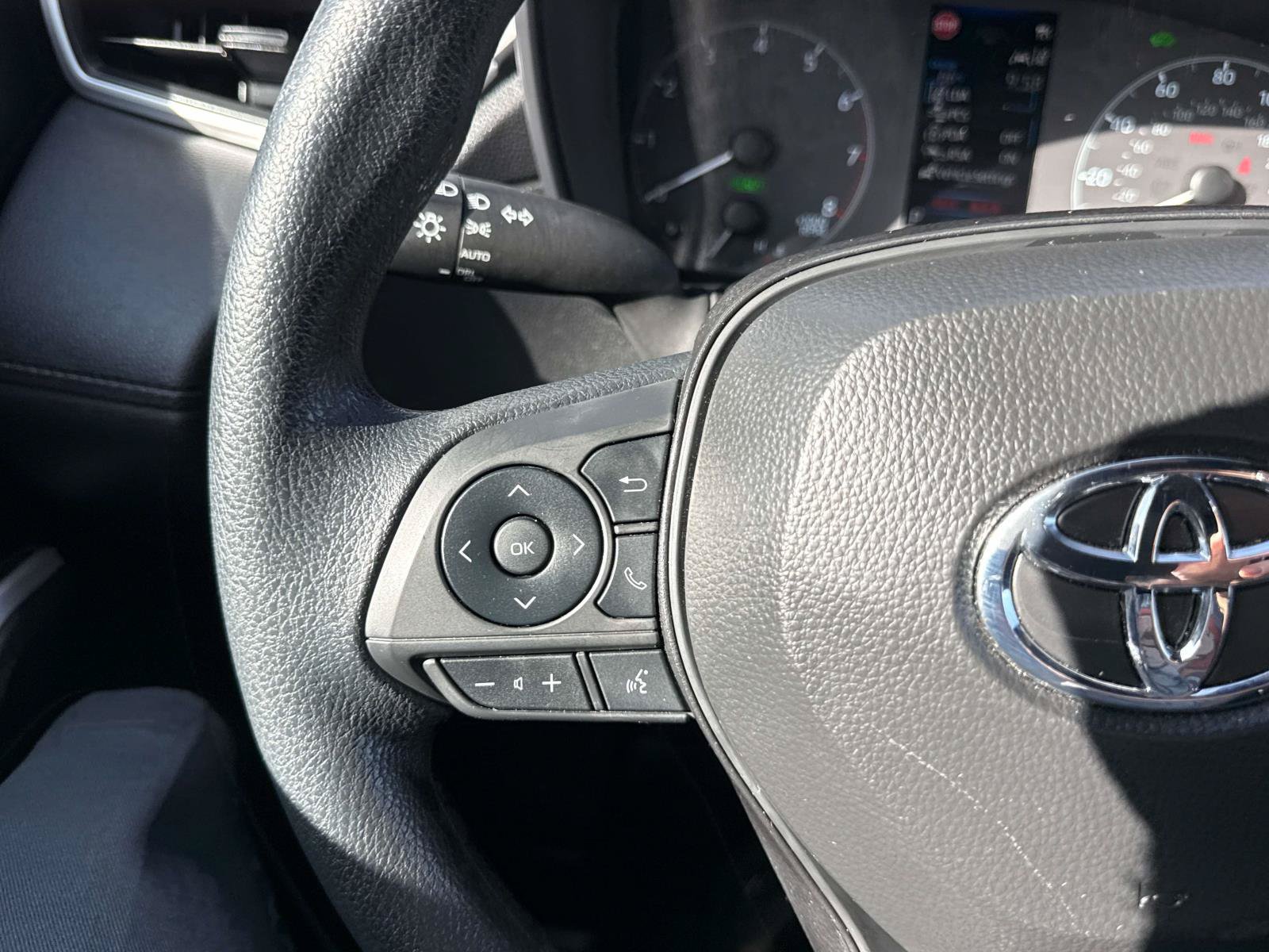 Used 2025 Toyota Corolla Cross AWD Hybrid image 24