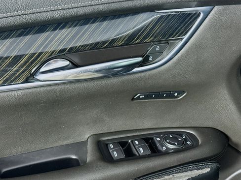 Used 2020 Cadillac XT6 Premium Luxury image 24