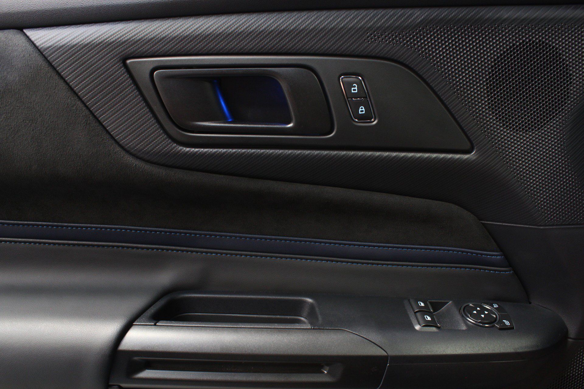 Used 2025 Ford Mustang Dark Horse RWD image 49