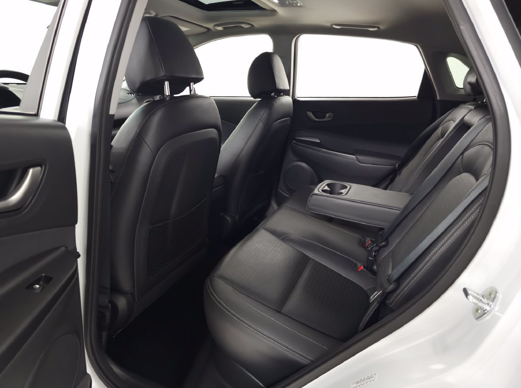 Used 2020 Hyundai Kona Limited AWD/4WD image 30