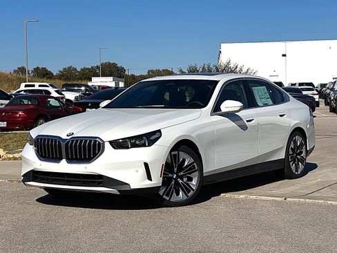 New 2026 BMW 530i w/ Premium Package RWD image 2