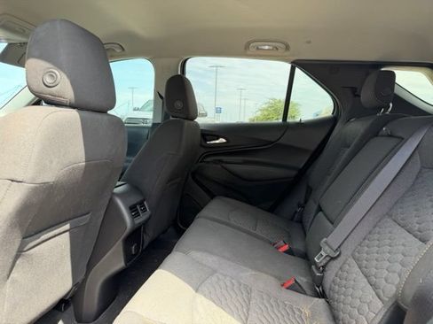 Used 2018 Chevrolet Equinox LT FWD image 12
