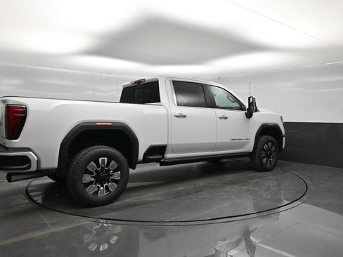 New 2026 GMC Sierra 2500 Denali w/ Denali Reserve Package AWD/4WD image 8