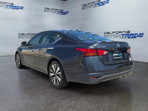 Used 2022 Nissan Altima 2.5 SV FWD image 7