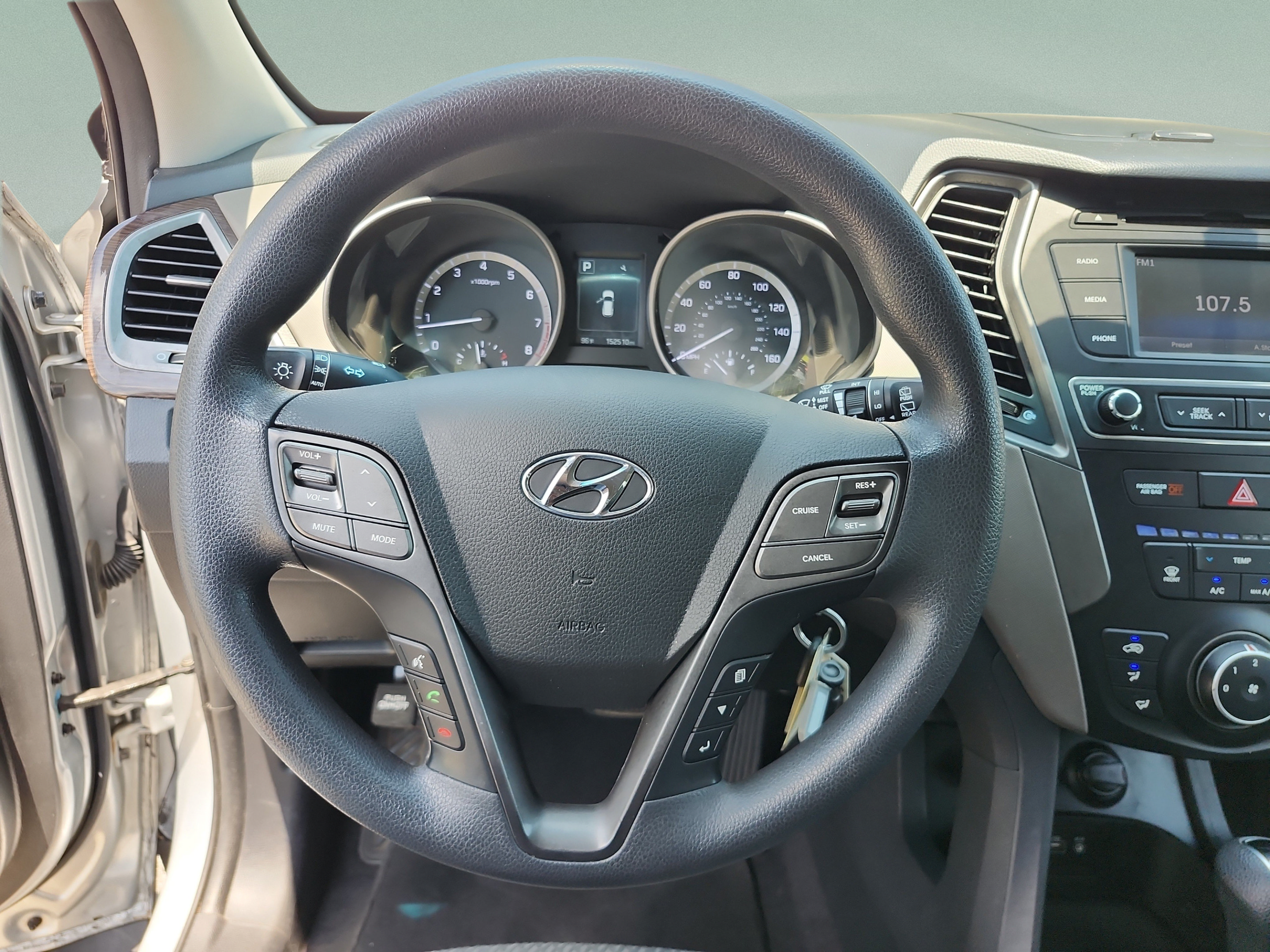 Used 2017 Hyundai Santa Fe Sport FWD image 9