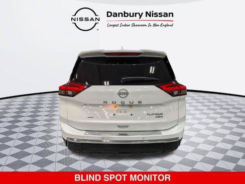 Certified 2024 Nissan Rogue Platinum w/ Platinum Premium Package AWD/4WD image 5