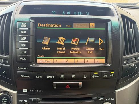 Used 2011 Toyota Land Cruiser w/ Upgrade Pkg AWD/4WD image 31