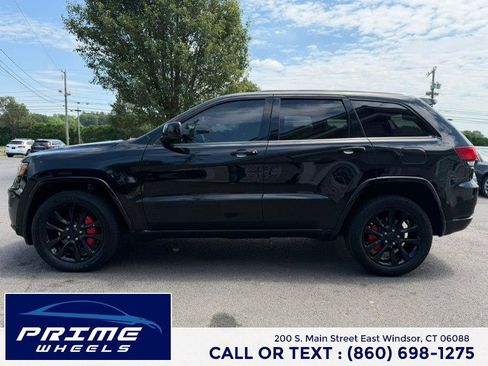 Used 2019 Jeep Grand Cherokee Altitude AWD/4WD image 4