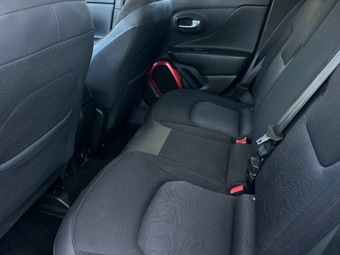 Used 2016 Jeep Renegade Trailhawk AWD/4WD image 12