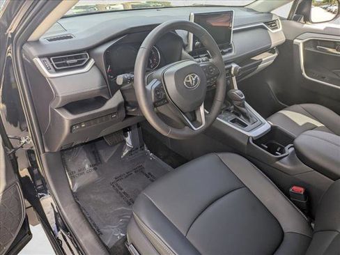 Used 2025 Toyota RAV4 XLE Premium image 9