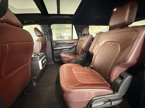 Used 2024 Ford Expedition Max Limited image 19