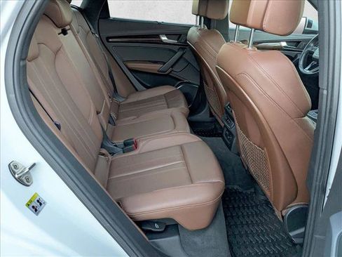 Used 2020 Audi Q5 e Premium Plus w/ Premium Plus Package image 19