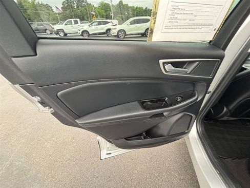 Used 2019 Ford Edge SEL w/ Equipment Group 201A FWD image 21