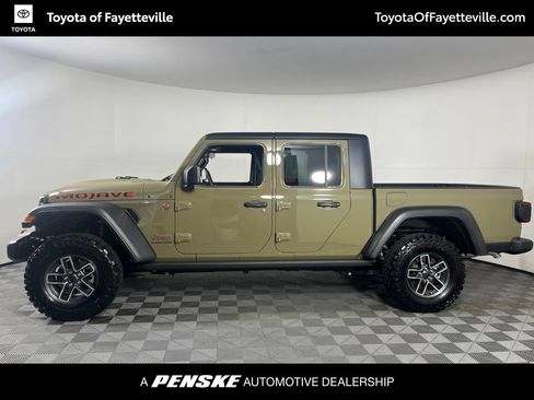 Used 2025 Jeep Gladiator Mojave w/ Convenience Group AWD/4WD image 11