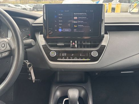 Used 2025 Toyota Corolla LE image 17