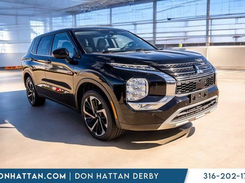 Used 2024 Mitsubishi Outlander SE Black Edition image 35