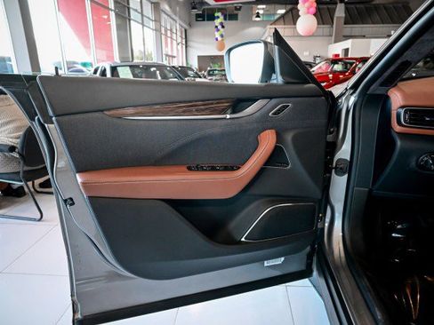 Used 2022 Maserati Levante GT image 16