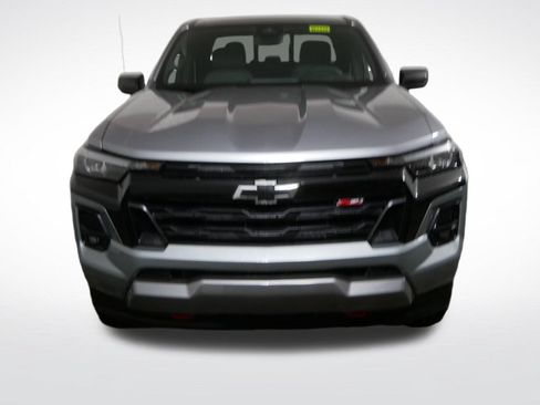 Used 2024 Chevrolet Colorado Z71 w/ Z71 Convenience Package 2 AWD/4WD image 9