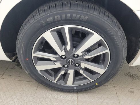 Used 2024 Nissan Versa SV image 31