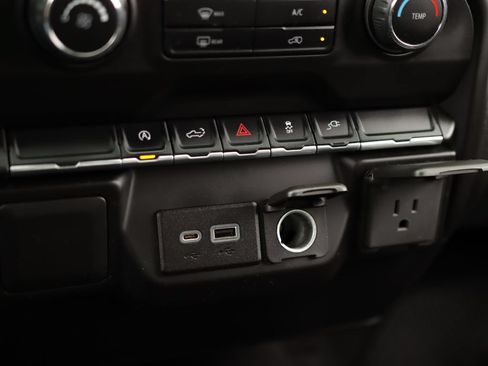 Used 2022 Chevrolet Silverado 1500 Custom AWD/4WD image 17