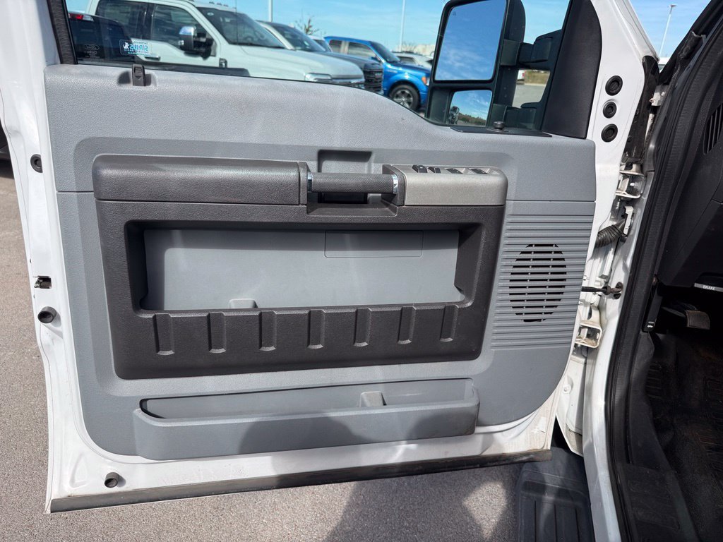 Used 2016 Ford F350 XLT w/ XLT Interior Package AWD/4WD image 6