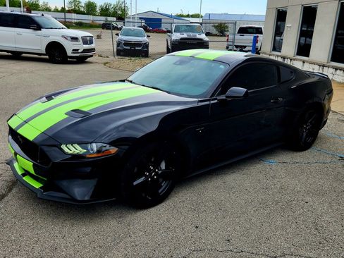 Used 2021 Ford Mustang GT w/ Black Accent Package RWD image 3