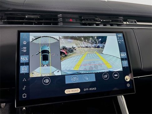Used 2025 Land Rover Range Rover Sport SE image 17