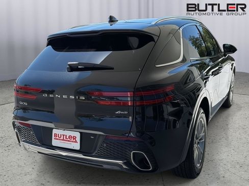Used 2023 Genesis GV70 2.5T AWD/4WD image 5