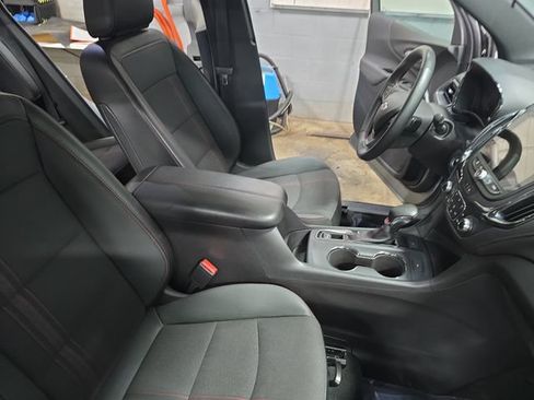Used 2023 Chevrolet Equinox RS AWD/4WD image 12