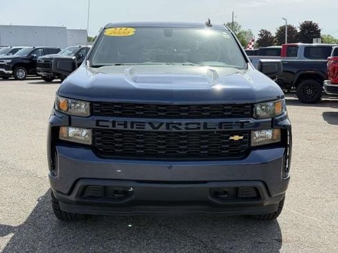Used 2020 Chevrolet Silverado 1500 Custom w/ Custom Value Package AWD/4WD image 3
